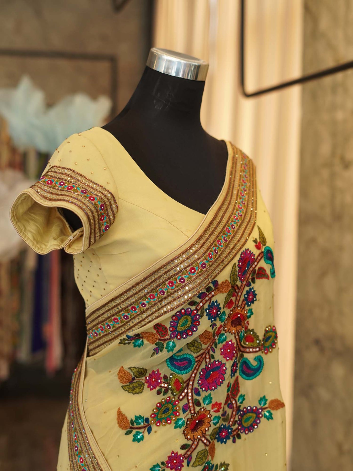 Women's Floral Woolen Embroidered Saree By Room9 The Popup Store