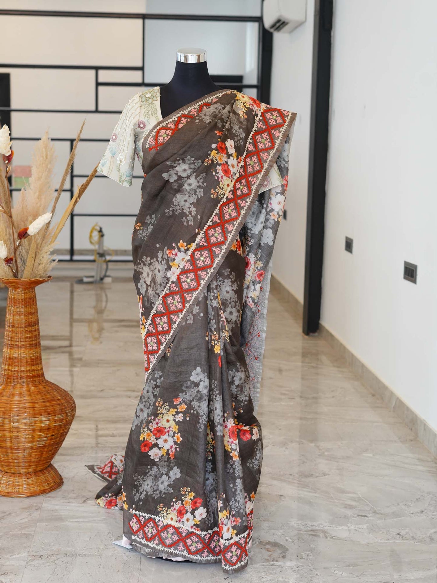 Women's Inky Floral Elegance Saree By Room9 The Popup Store