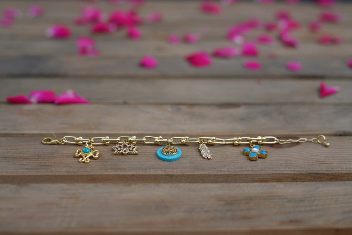 Women's Royal Radiance Kundan Charm Bracelet By Room9 The Popup Store