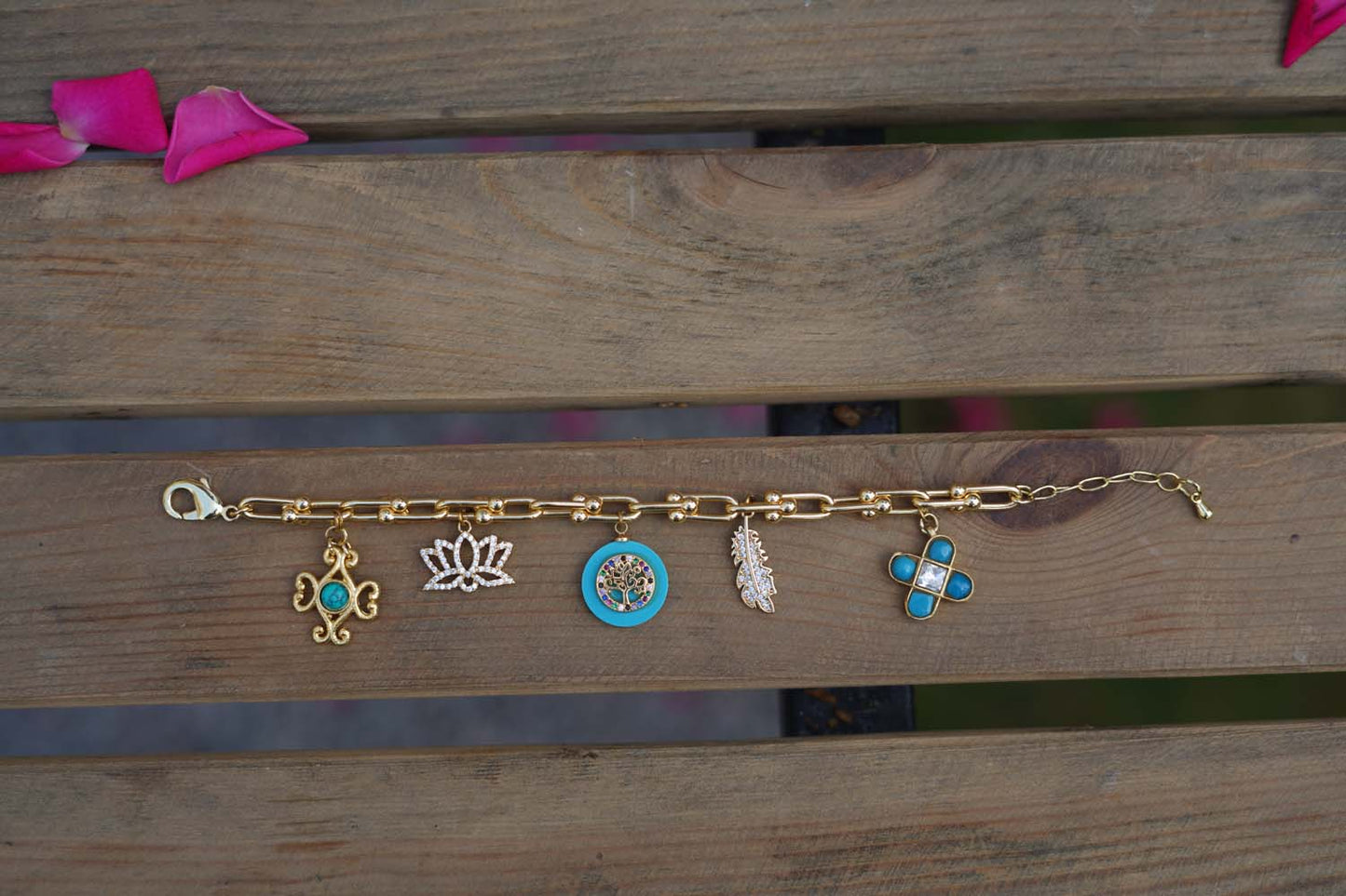 Women's Royal Radiance Kundan Charm Bracelet By Room9 The Popup Store