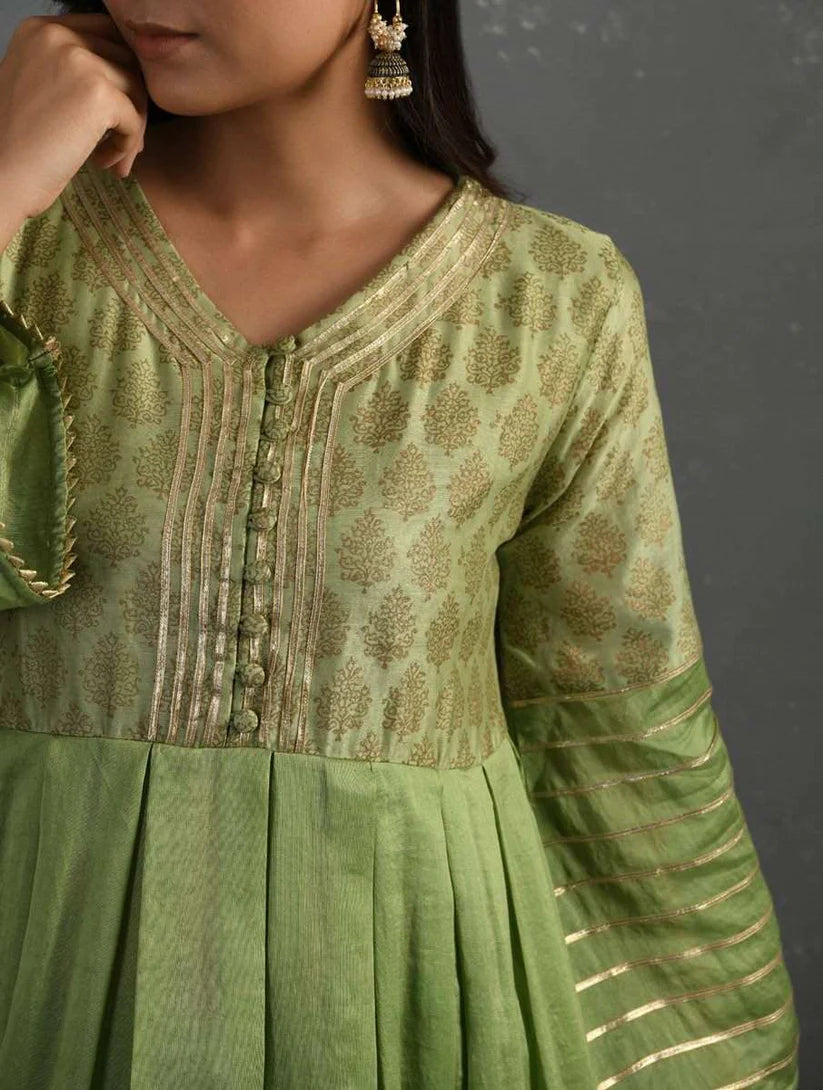 Women's Green Block Printed Handwoven Chanderi Kurta With Pants (Set of 2) By Room9 The Popup Store