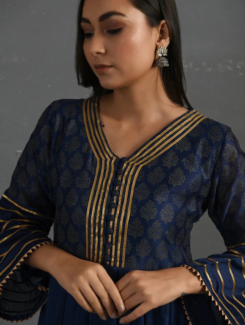 Women's Indigo Block Printed Handwoven Chanderi Kurta With Pants (Set of 2) By Room9 The Popup Store