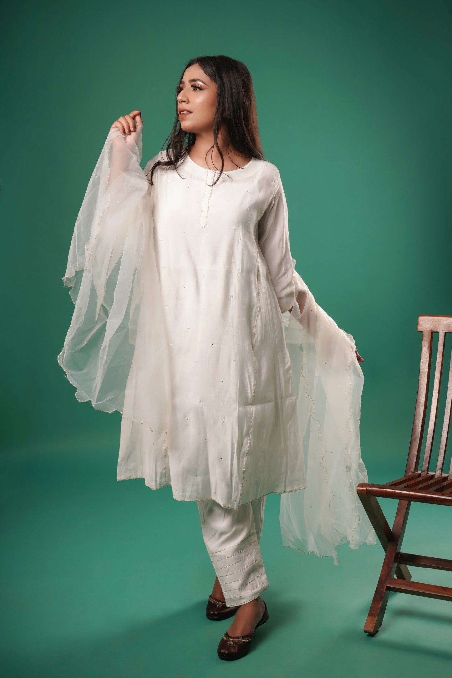 Women's White Chanderi Kurta Set With Dupatta By Room9 The Popup Store