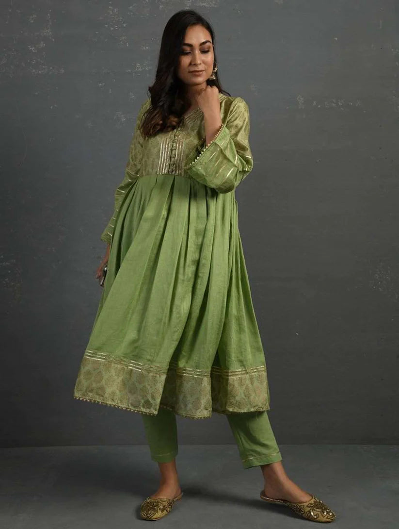 Women's Green Block Printed Handwoven Chanderi Kurta With Pants (Set of 2) By Room9 The Popup Store
